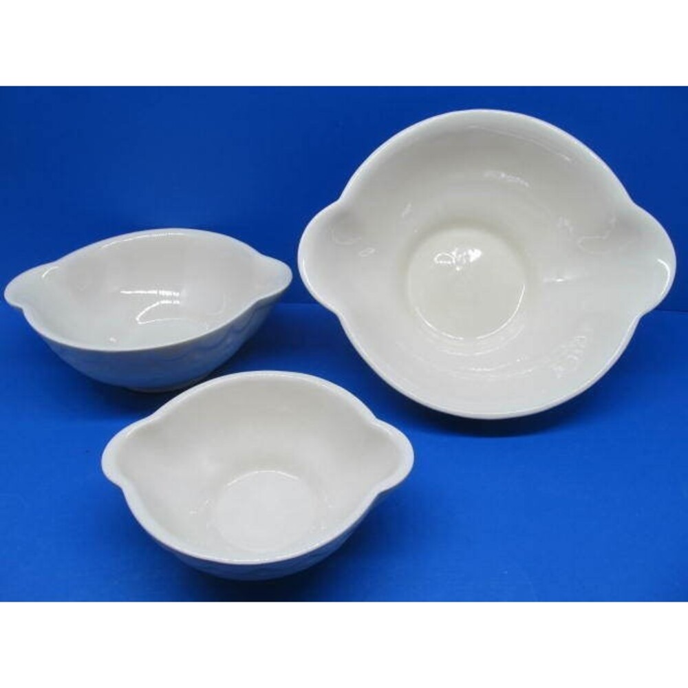 Deltis Portugal Ceramic Nesting Bowls With Spouts Embossed Scallops & Dots